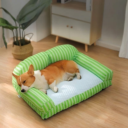 corgi endormi sur canape pour chien rayé vert et blanc pastek
