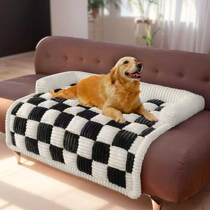 golden retriever allongé sur lit canapé pour chien noir damio
