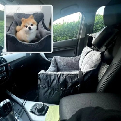 pomeranian assis dans panier chien antidérapant voiture