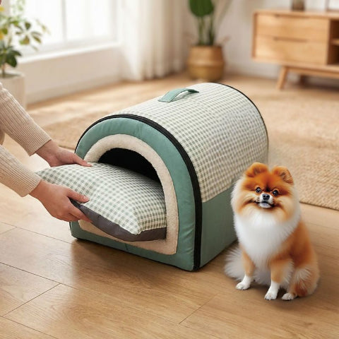 pomeranien assis près niche pour chien intérieur antidérapante imperméable