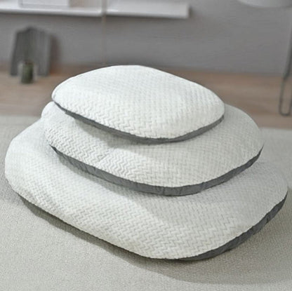 trois tailles de matelas pour chien empiles nuagio